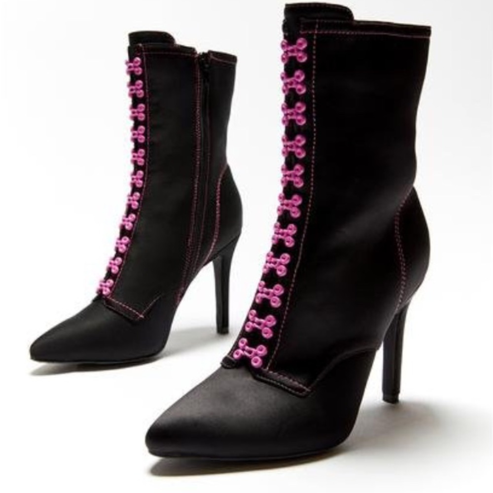 Poster Grl Black & Pink Stiletto Ankle Boots Dolls Kill BNIB - Picture 2 of 16